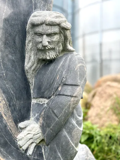 Paminklas - Kristus prie kryžiaus