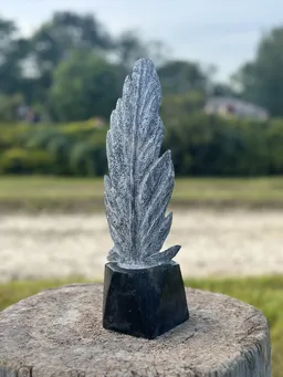 Skulptūra - Plunksna