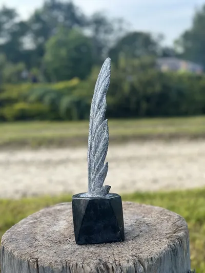 Skulptūra - Plunksna