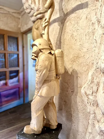 Skulptūra - Ugniagesys