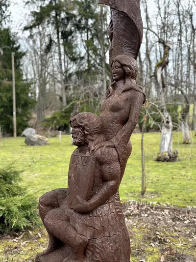 Skulptūra bajorų Komarų giminei atminti