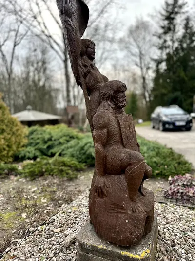 Skulptūra bajorų Komarų giminei atminti