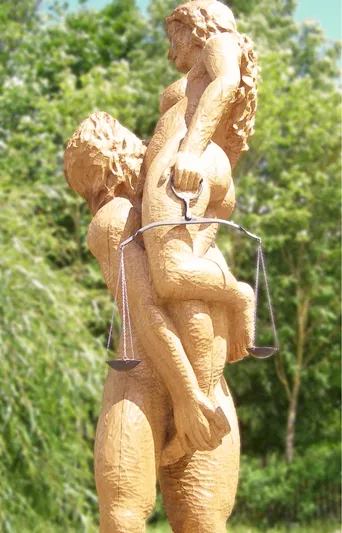 Skulptūra - Vandenis ir Svarstyklės