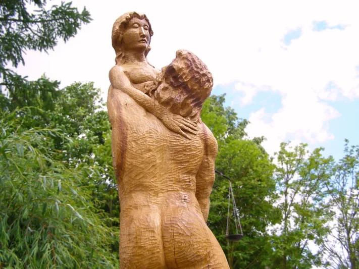 Skulptūra - Vandenis ir Svarstyklės