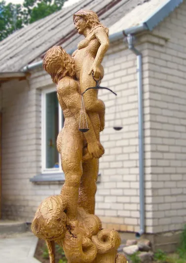 Skulptūra - Vandenis ir Svarstyklės